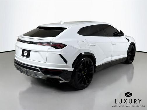 2020 Lamborghini Urus 