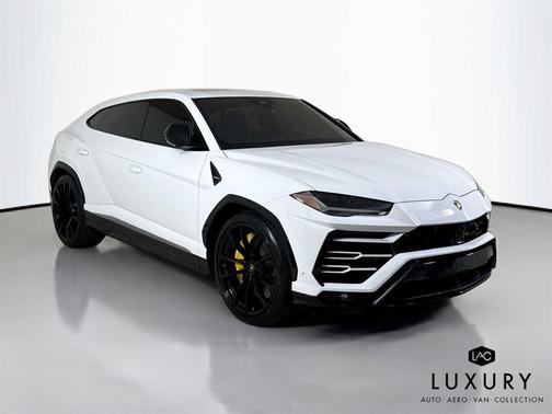 2020 Lamborghini Urus 