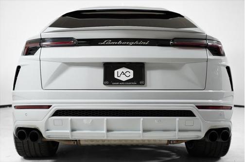 2021 Lamborghini Urus Graphite Capsule