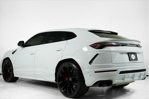 2021 Lamborghini Urus Graphite Capsule