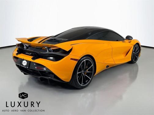 2022 McLaren 720S Base