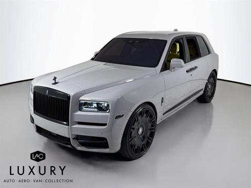 2022 Rolls-Royce Cullinan Starlight Headliner / 26'' Custom Wheels