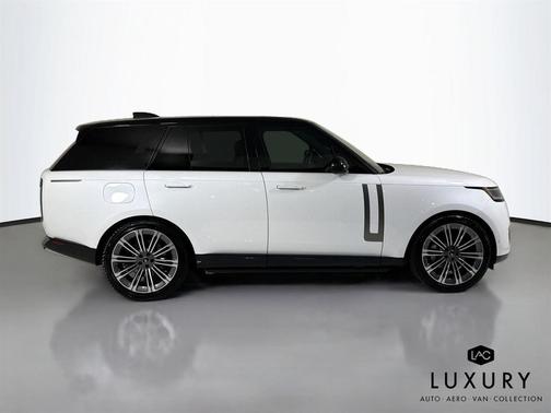 2024 Land Rover Range Rover P530 SE