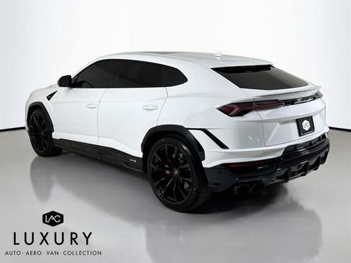 2024 Lamborghini Urus S