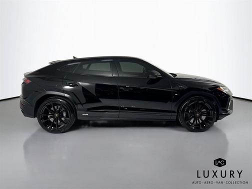 2023 Lamborghini Urus S