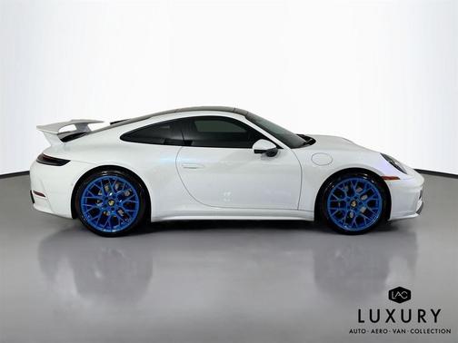 2025 Porsche 911 Carrera