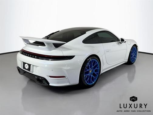 2025 Porsche 911 Carrera