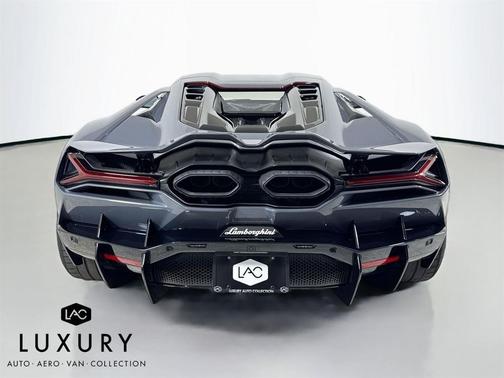2024 Lamborghini Revuelto