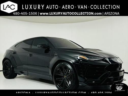 2022 Lamborghini Urus Pearl Capsule