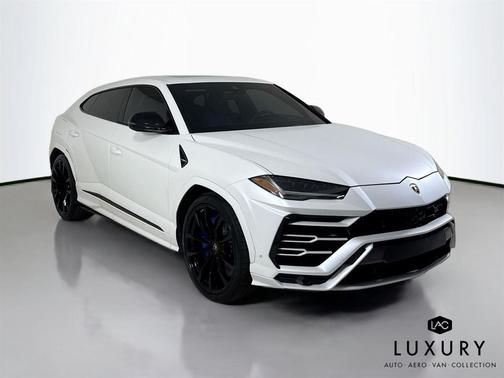 2021 Lamborghini Urus Graphite Capsule