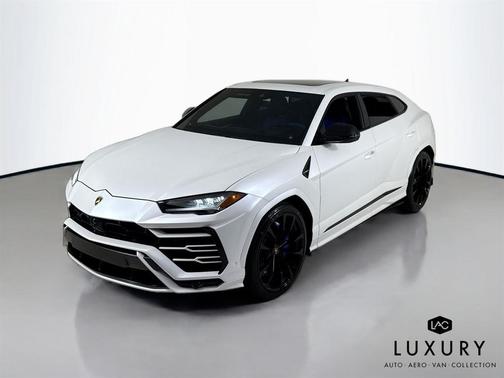 2021 Lamborghini Urus Graphite Capsule