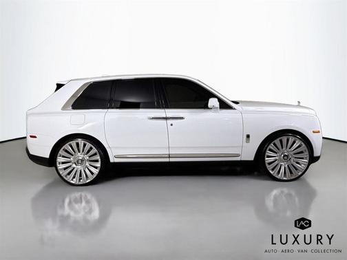 2024 Rolls-Royce Cullinan 26'' AG Lux Wheels * Rear Trays * Starlight Headliner