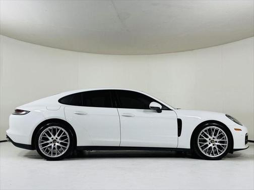 2021 Porsche Panamera 4