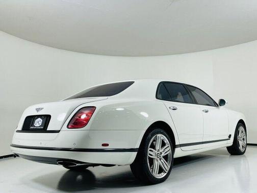 Photo 4 of 99 of 2014 Bentley Mulsanne Base