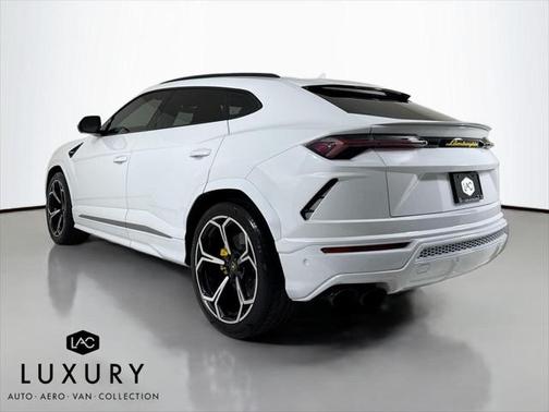 2020 Lamborghini Urus AWD