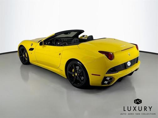 2014 Ferrari California Base