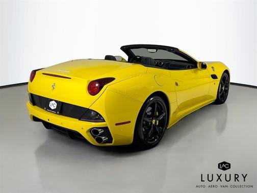 2014 Ferrari California Base