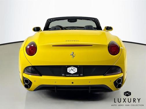 2014 Ferrari California Base