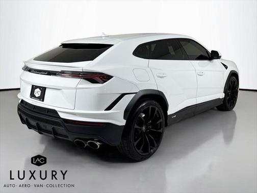 2023 Lamborghini Urus S