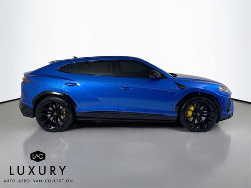 2022 Lamborghini Urus Graphite Capsule