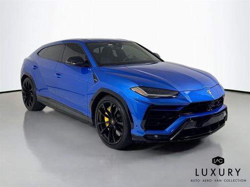 2022 Lamborghini Urus Graphite Capsule