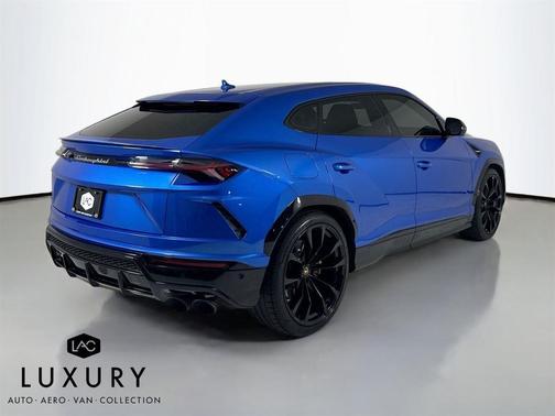 2022 Lamborghini Urus Graphite Capsule