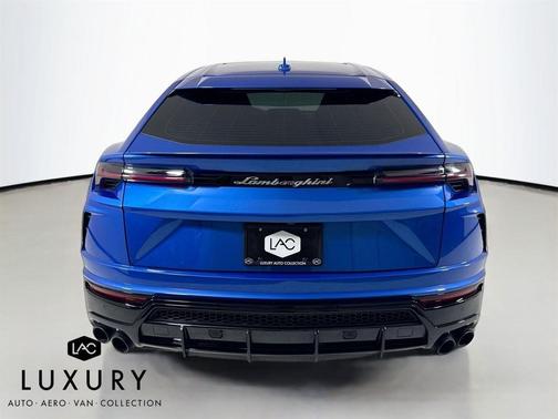 2022 Lamborghini Urus Graphite Capsule