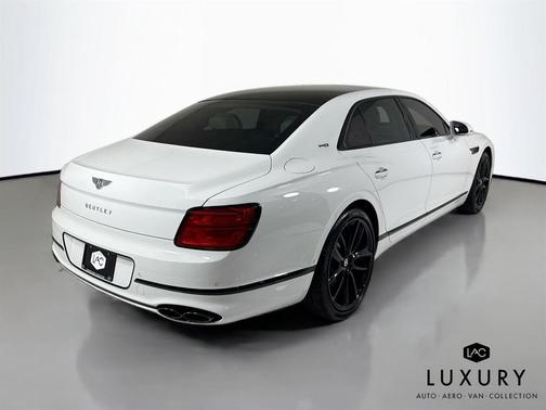 2024 Bentley Flying Spur Mulliner V8