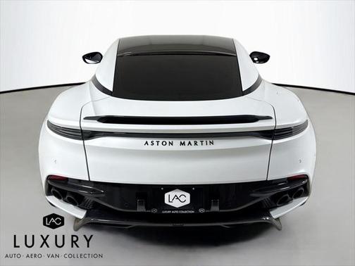 2022 Aston Martin DBS Superleggera