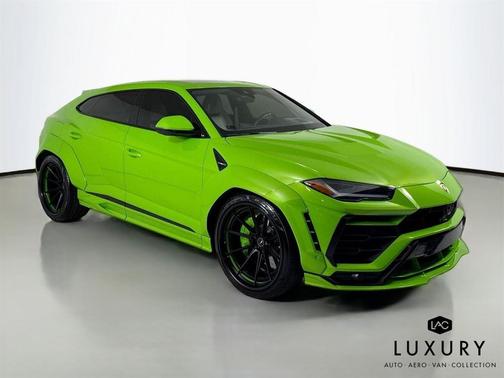 2022 Lamborghini Urus Graphite Capsule