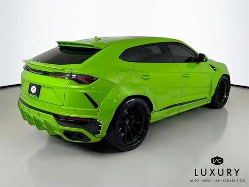 2022 Lamborghini Urus Graphite Capsule
