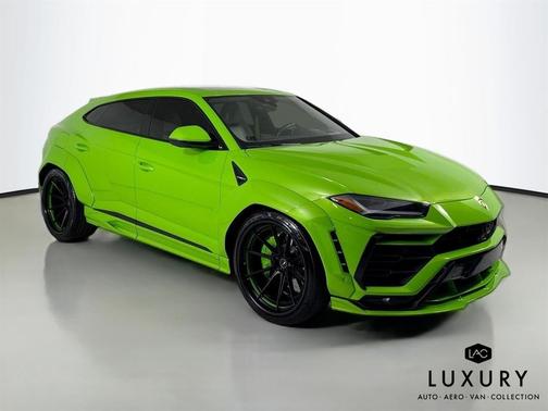 2022 Lamborghini Urus Graphite Capsule