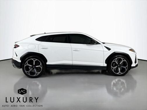 2019 Lamborghini Urus Base