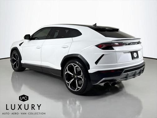2019 Lamborghini Urus Base