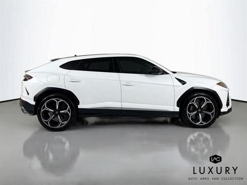 2019 Lamborghini Urus Base