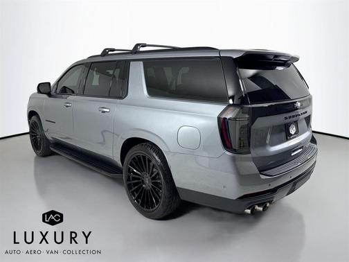 2025 Chevrolet Suburban RST
