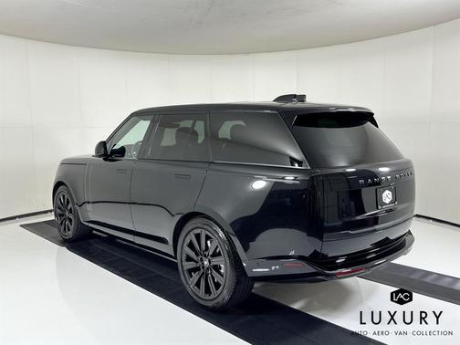 2025 Land Rover Range Rover P400 SE