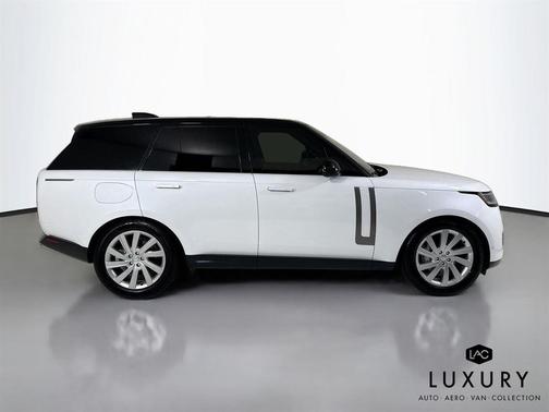 Fuji White 2023 Land Rover Range Rover P400 SE