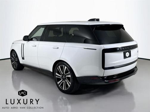 2023 Land Rover Range Rover P530 SE