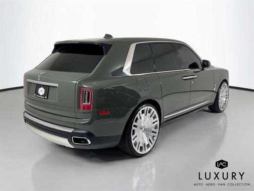 Silver 2024 Rolls-Royce Cullinan