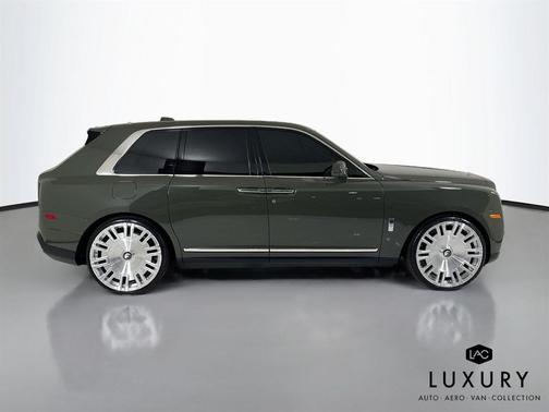 Silver 2024 Rolls-Royce Cullinan