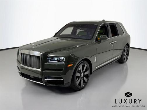Silver 2024 Rolls-Royce Cullinan