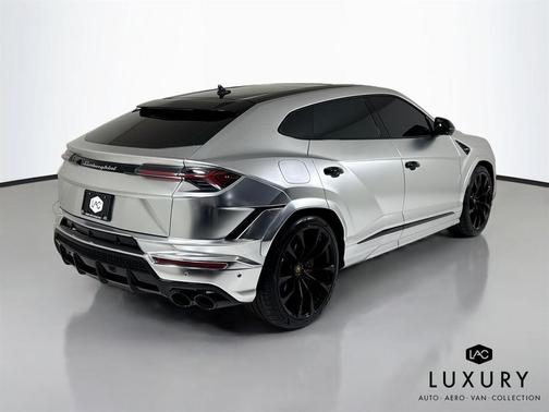 2024 Lamborghini Urus S