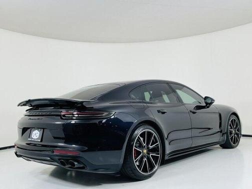Photo 4 of 83 of 2019 Porsche Panamera GTS