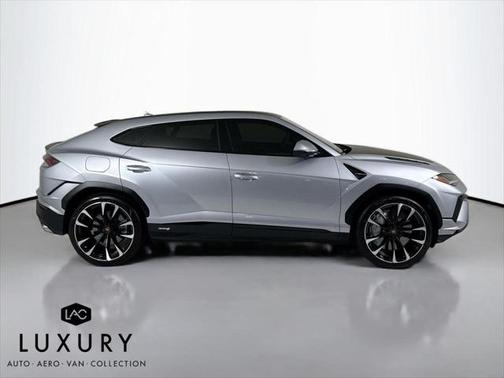 2024 Lamborghini Urus S