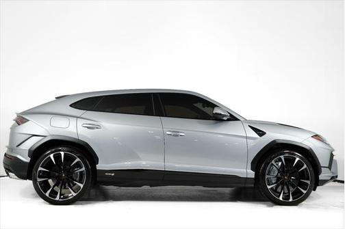 2024 Lamborghini Urus S