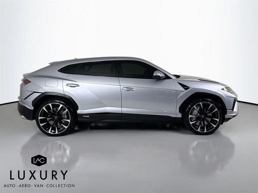 2024 Lamborghini Urus S