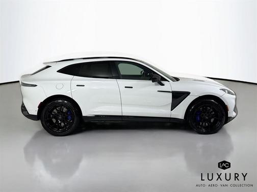 2021 Aston Martin DBX 