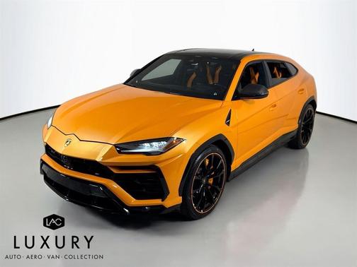 2022 Lamborghini Urus Pearl Capsule