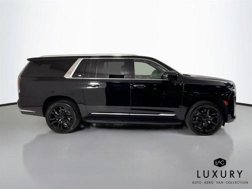 2023 Cadillac Escalade ESV Luxury